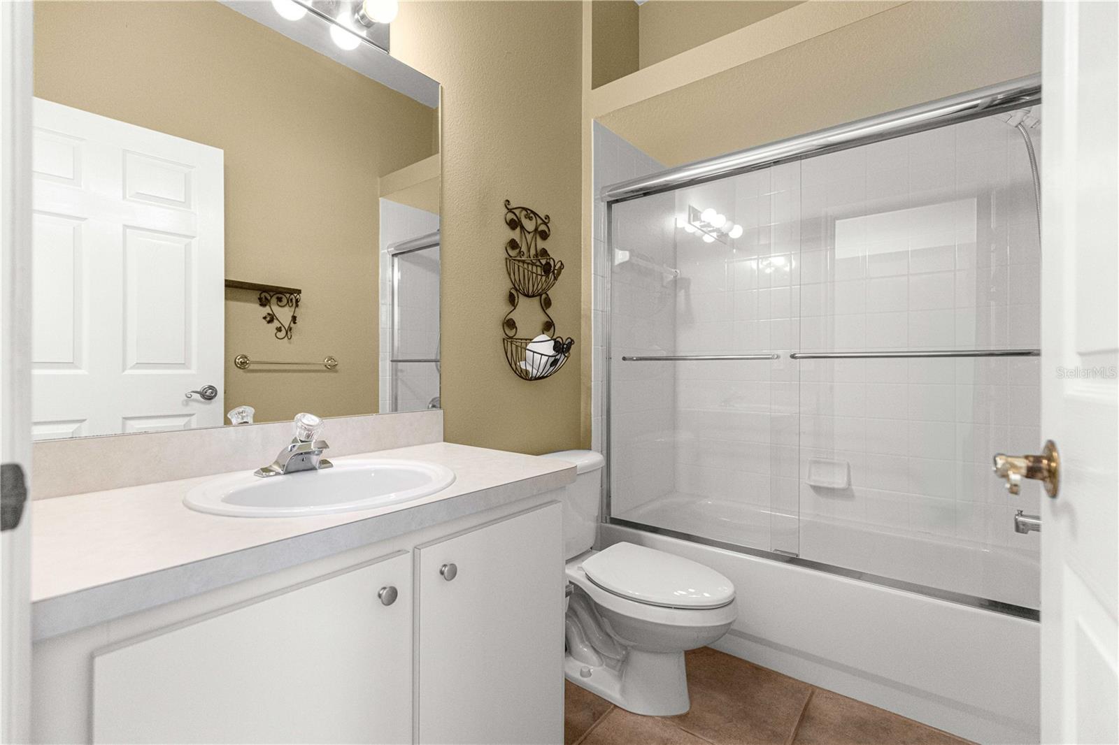 Image 23 of 45 For 2380 53rd Avenue Road