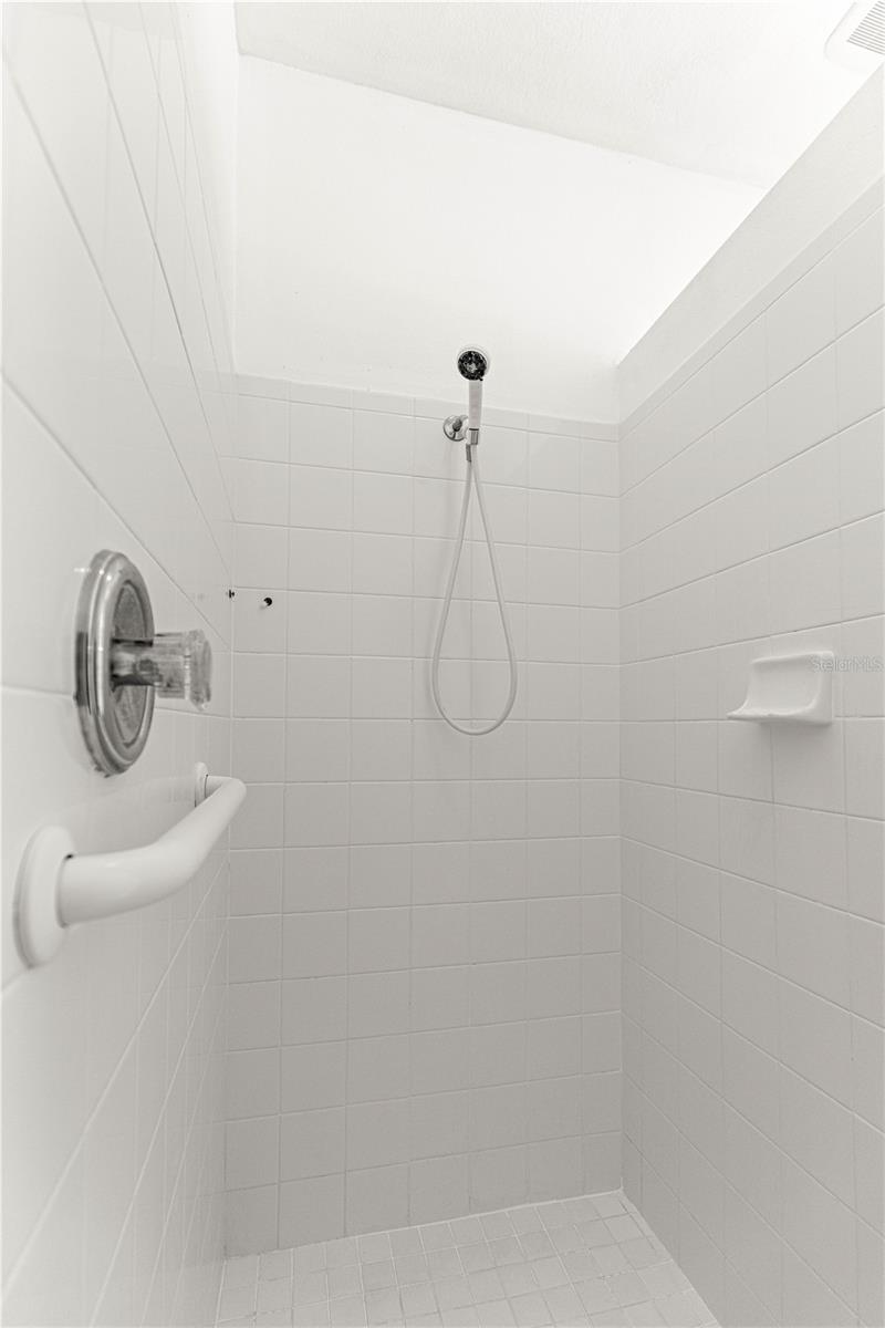 Image 6 of 45 For 2380 53rd Avenue Road