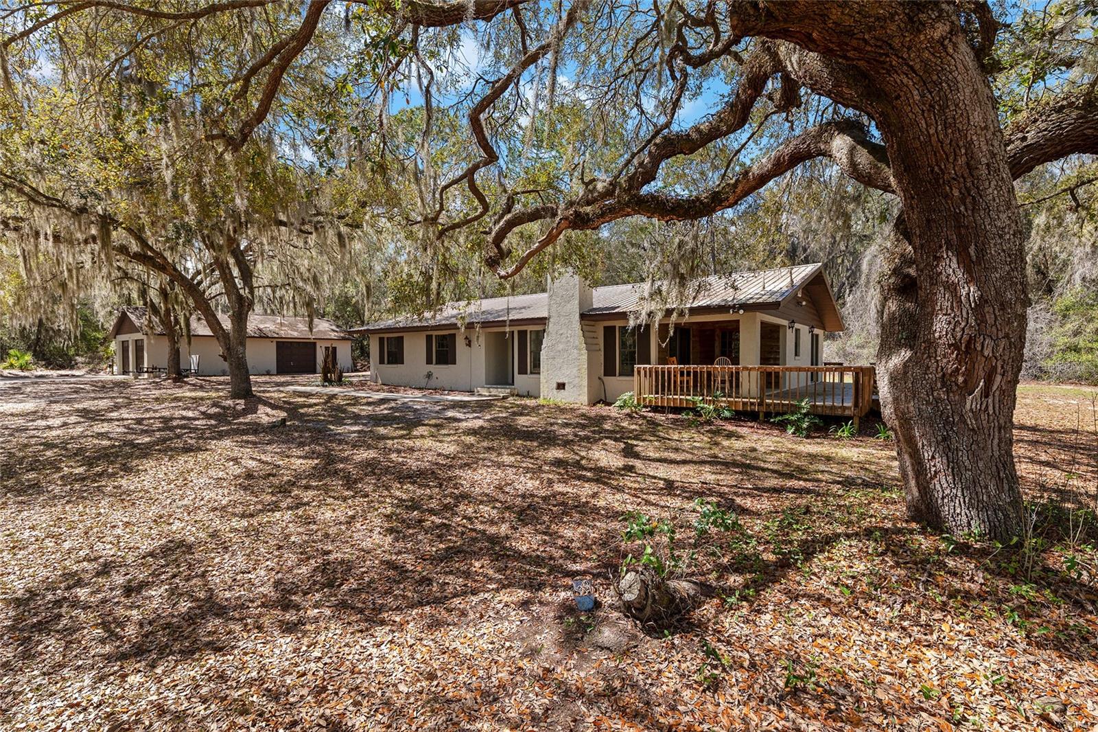 Image 11 of 90 For 11990 112th Avenue Road