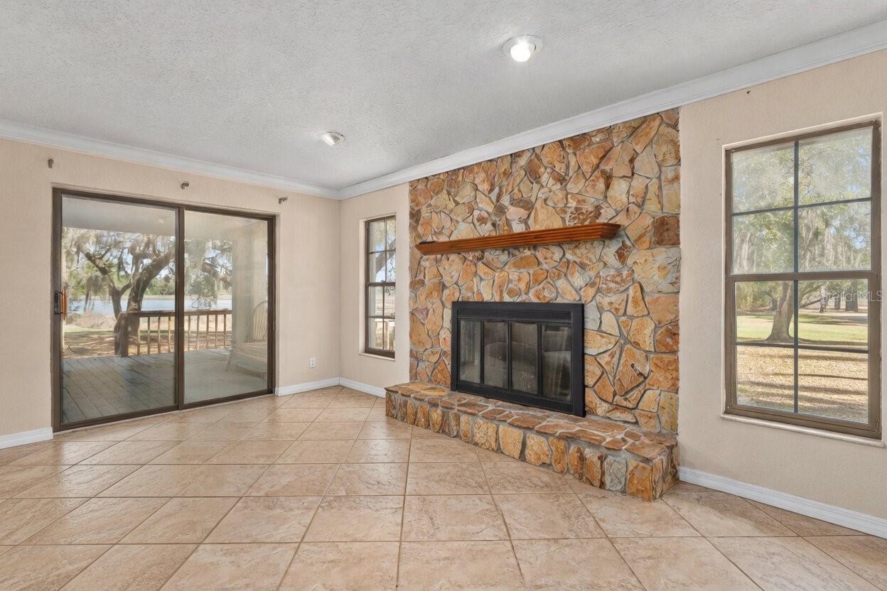 Image 20 of 90 For 11990 112th Avenue Road