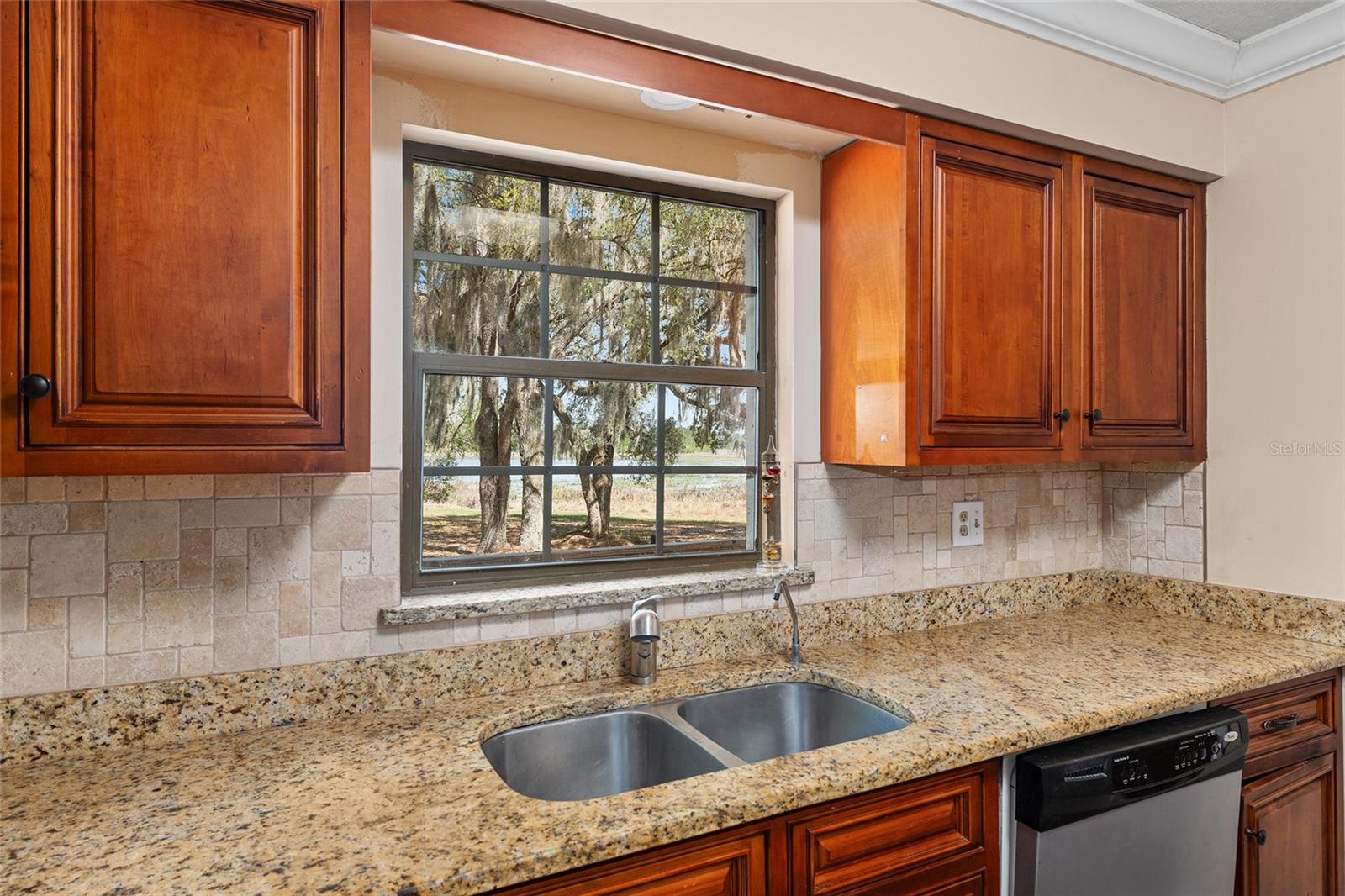 Image 26 of 90 For 11990 112th Avenue Road