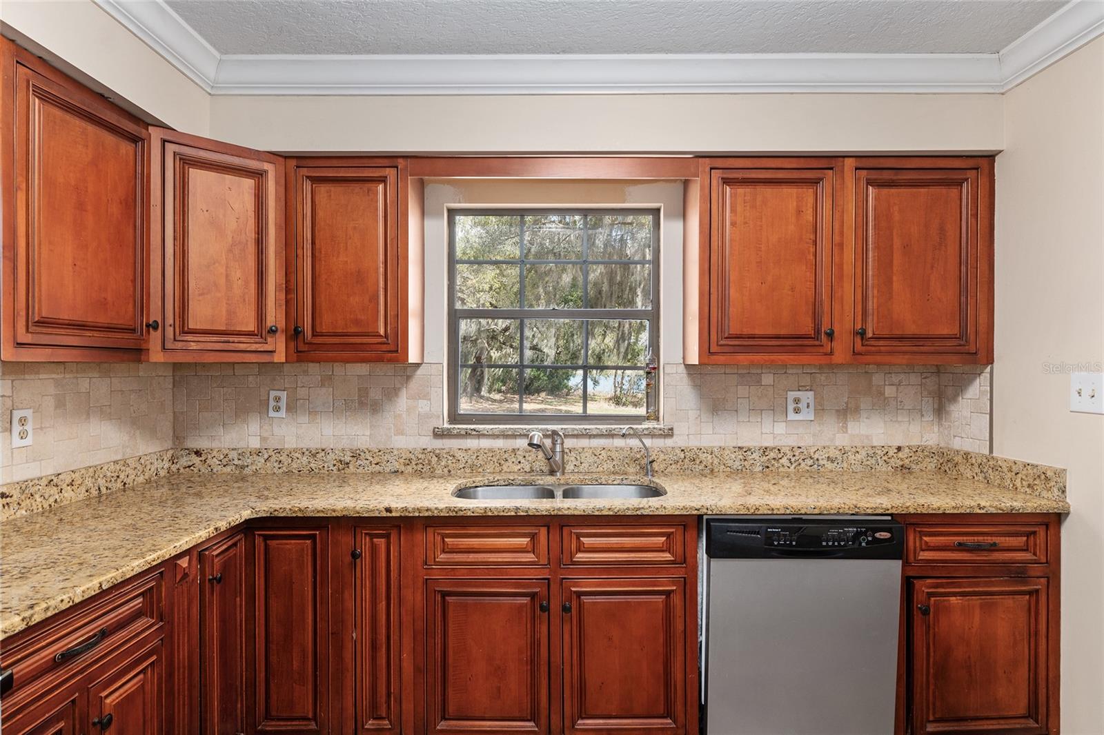 Image 27 of 90 For 11990 112th Avenue Road