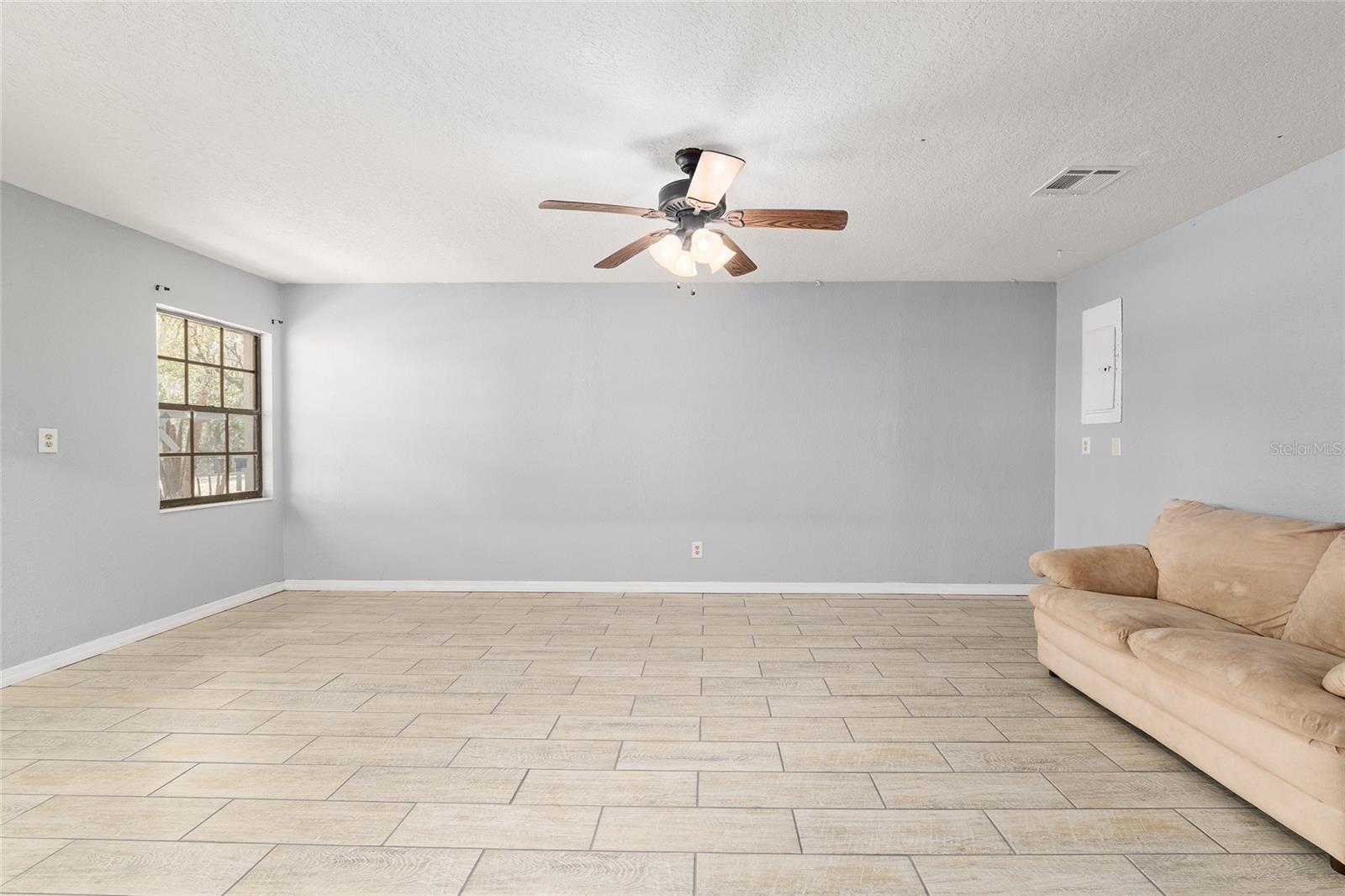 Image 42 of 90 For 11990 112th Avenue Road