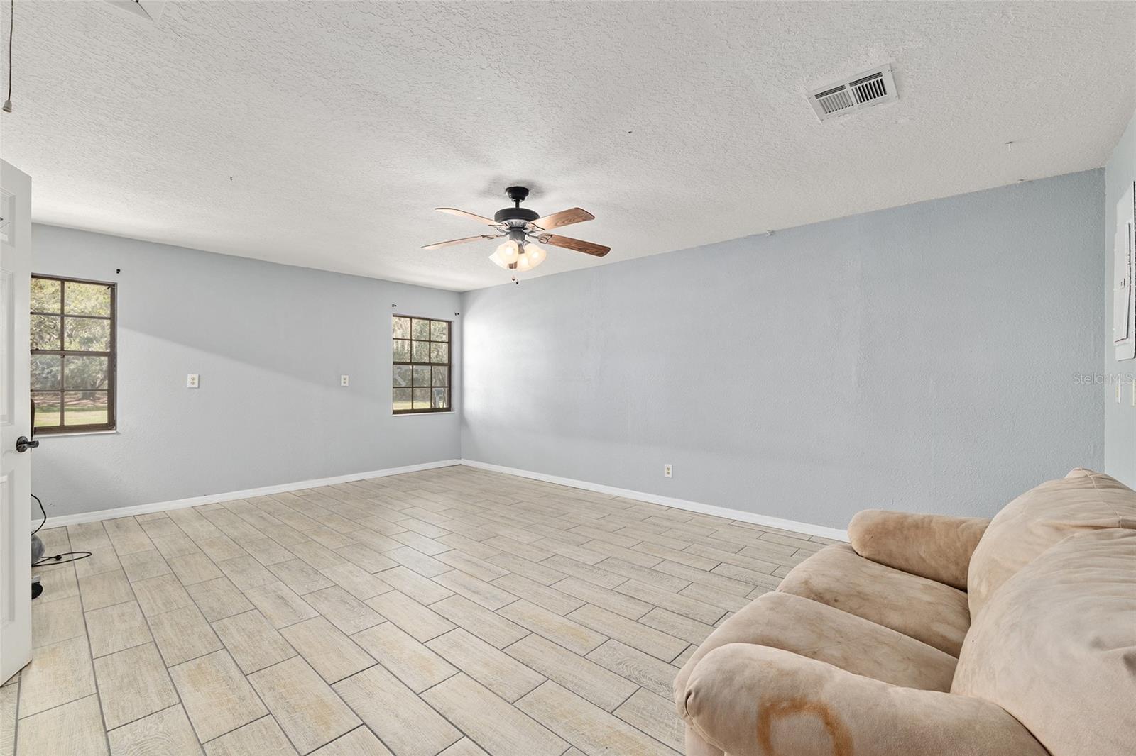 Image 43 of 90 For 11990 112th Avenue Road