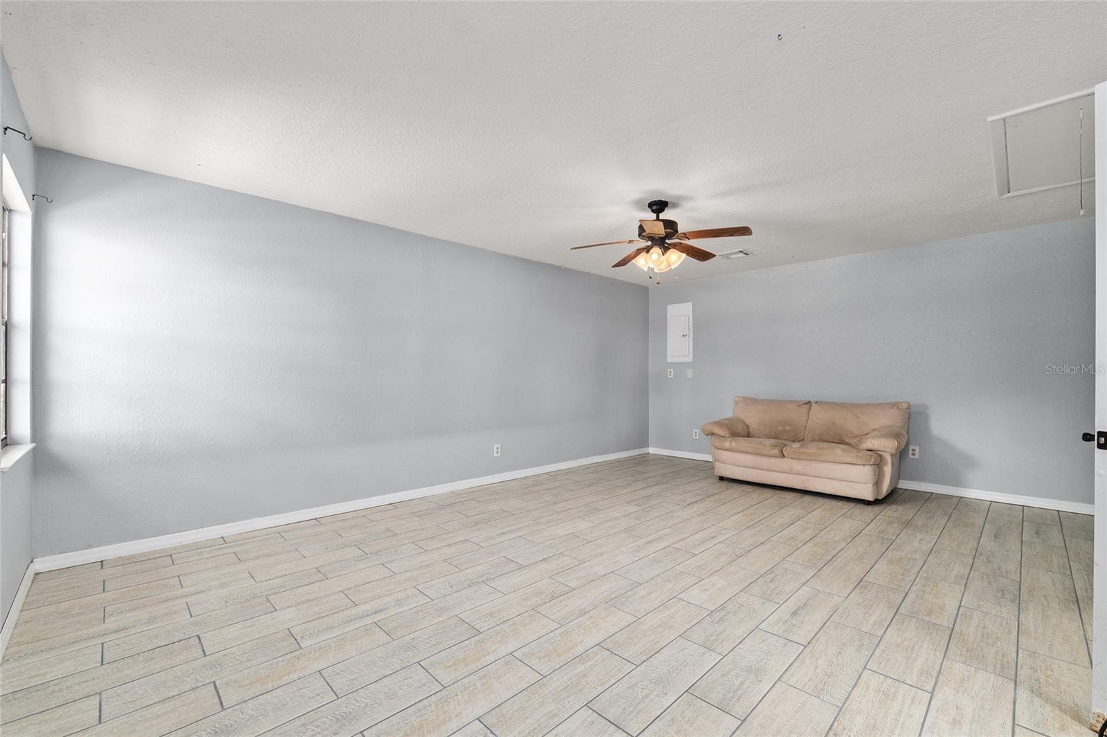 Image 44 of 90 For 11990 112th Avenue Road