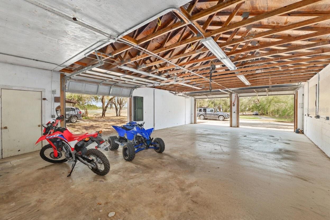 Image 56 of 90 For 11990 112th Avenue Road