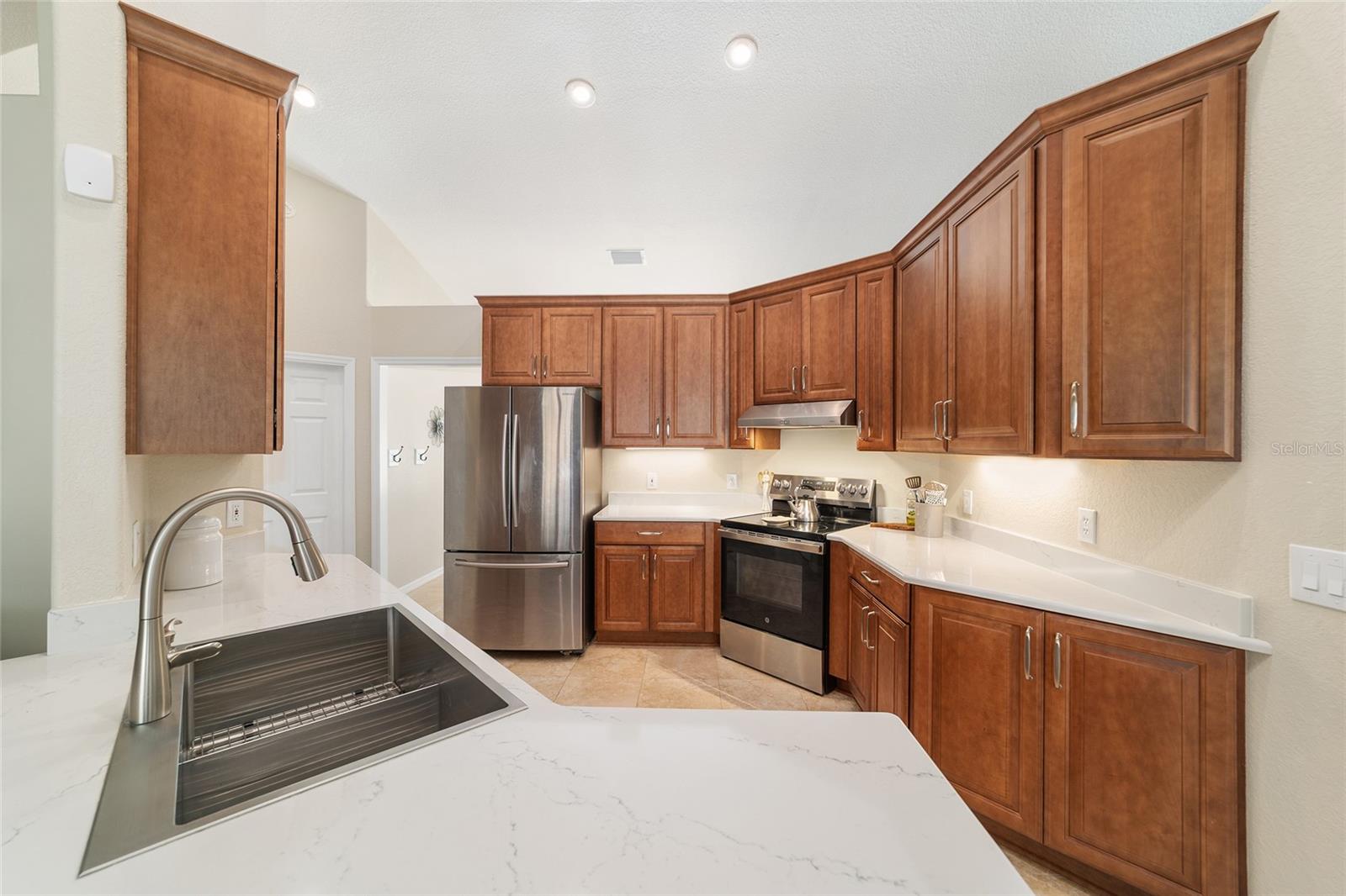 Image 10 of 30 For 2723 23rd Avenue