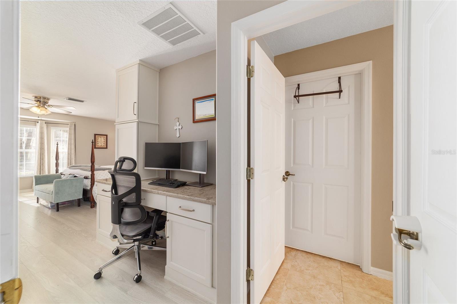 Image 17 of 30 For 2723 23rd Avenue