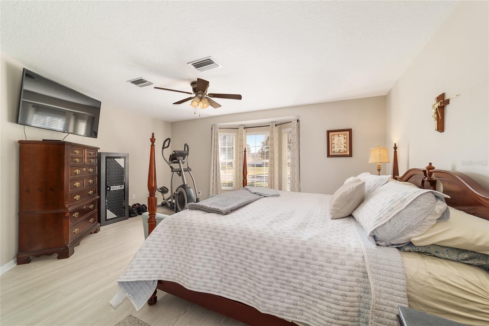 Image 19 of 30 For 2723 23rd Avenue