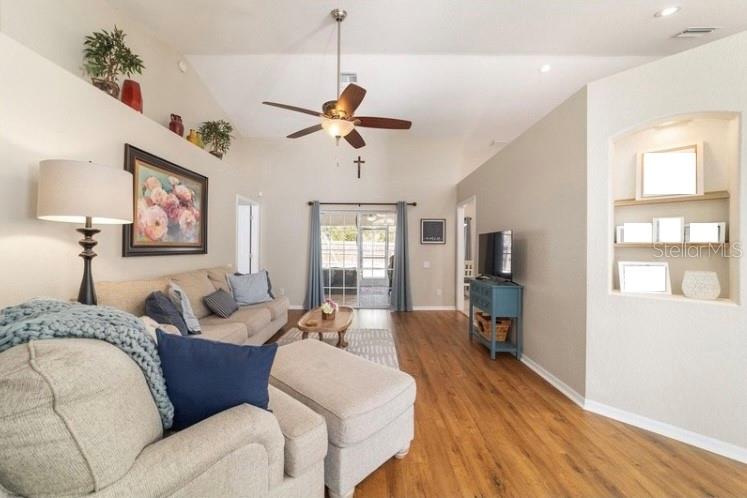 Image 5 of 30 For 2723 23rd Avenue