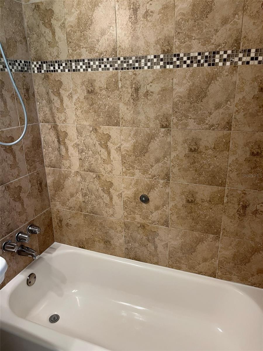 Image 10 of 20 For 122 37th Terrace