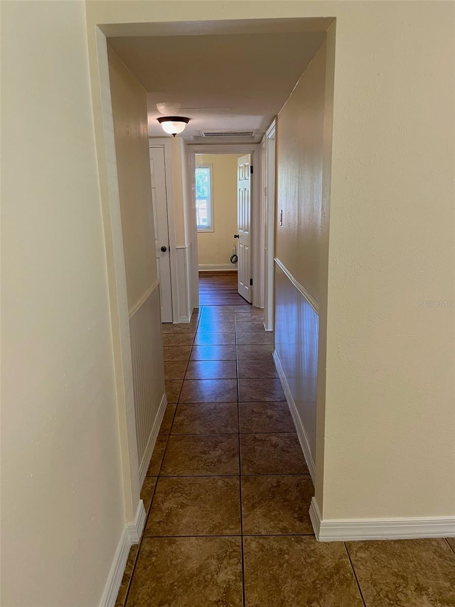 Image 3 of 20 For 122 37th Terrace