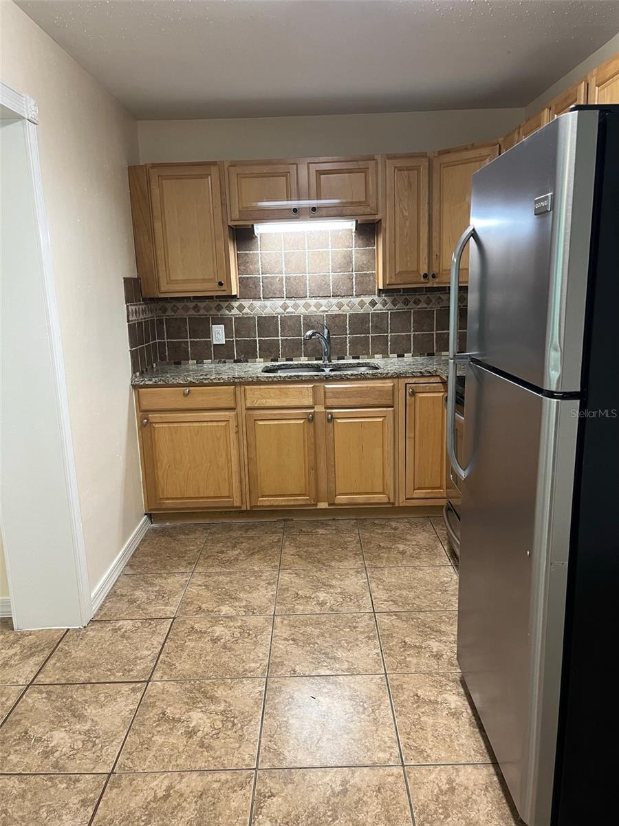 Image 5 of 20 For 122 37th Terrace