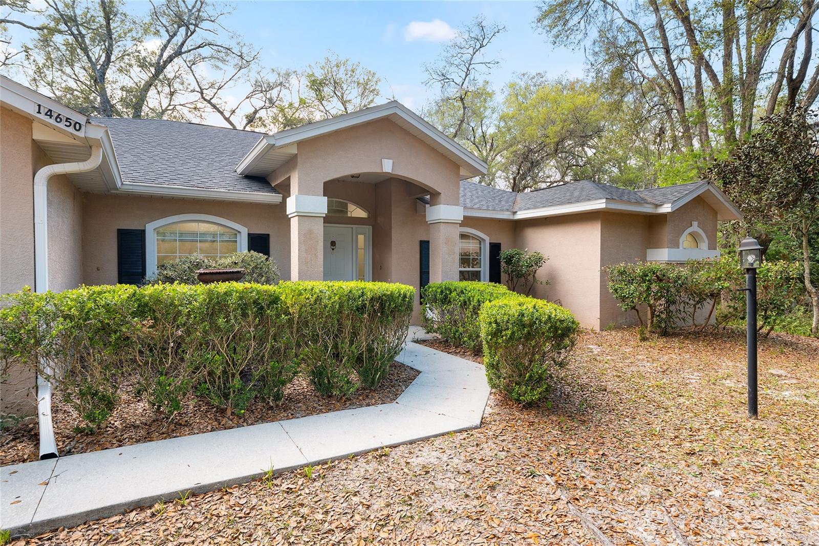 Image 11 of 91 For 14650 1st Avenue Road