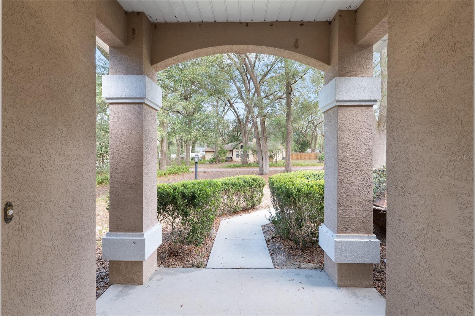 Image 14 of 91 For 14650 1st Avenue Road