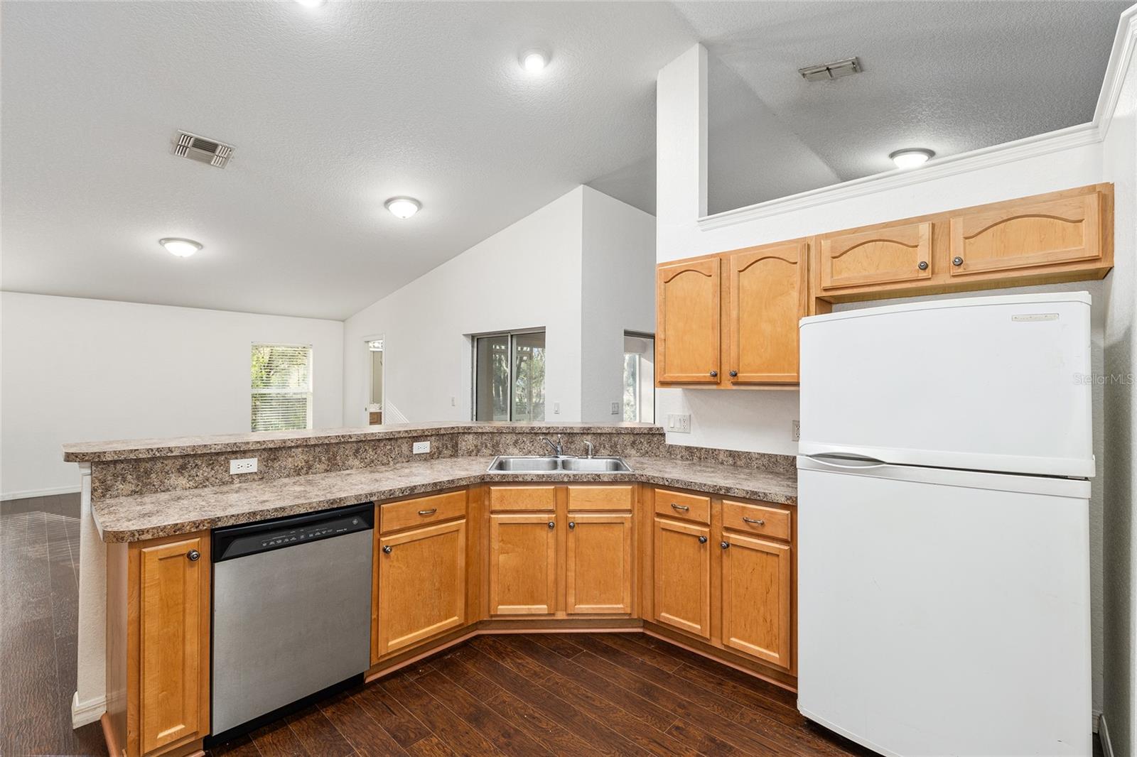 Image 30 of 91 For 14650 1st Avenue Road