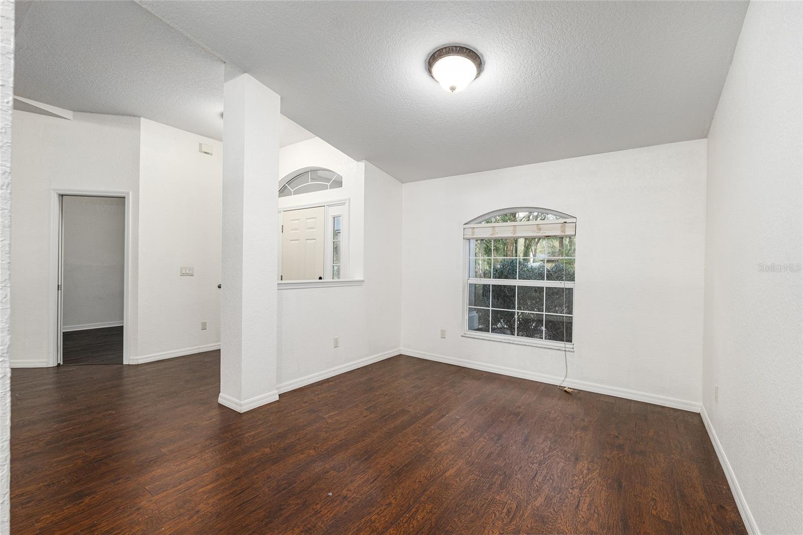 Image 37 of 91 For 14650 1st Avenue Road