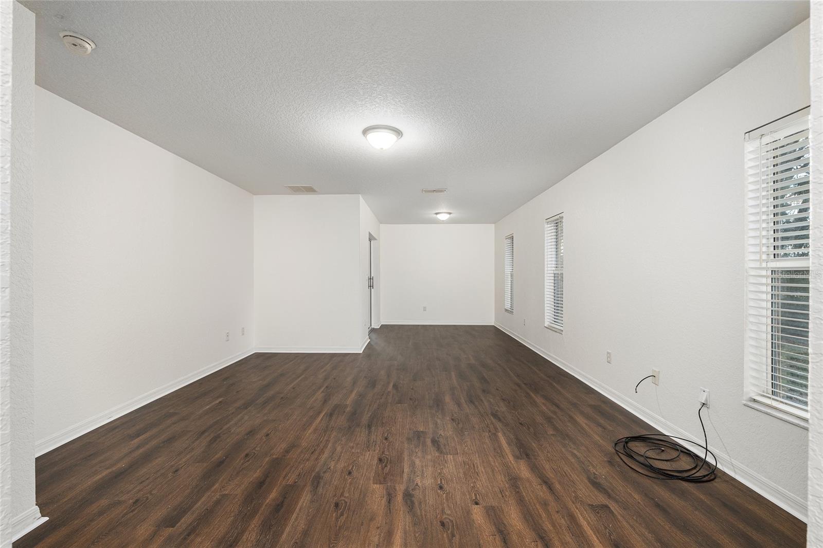 Image 40 of 91 For 14650 1st Avenue Road