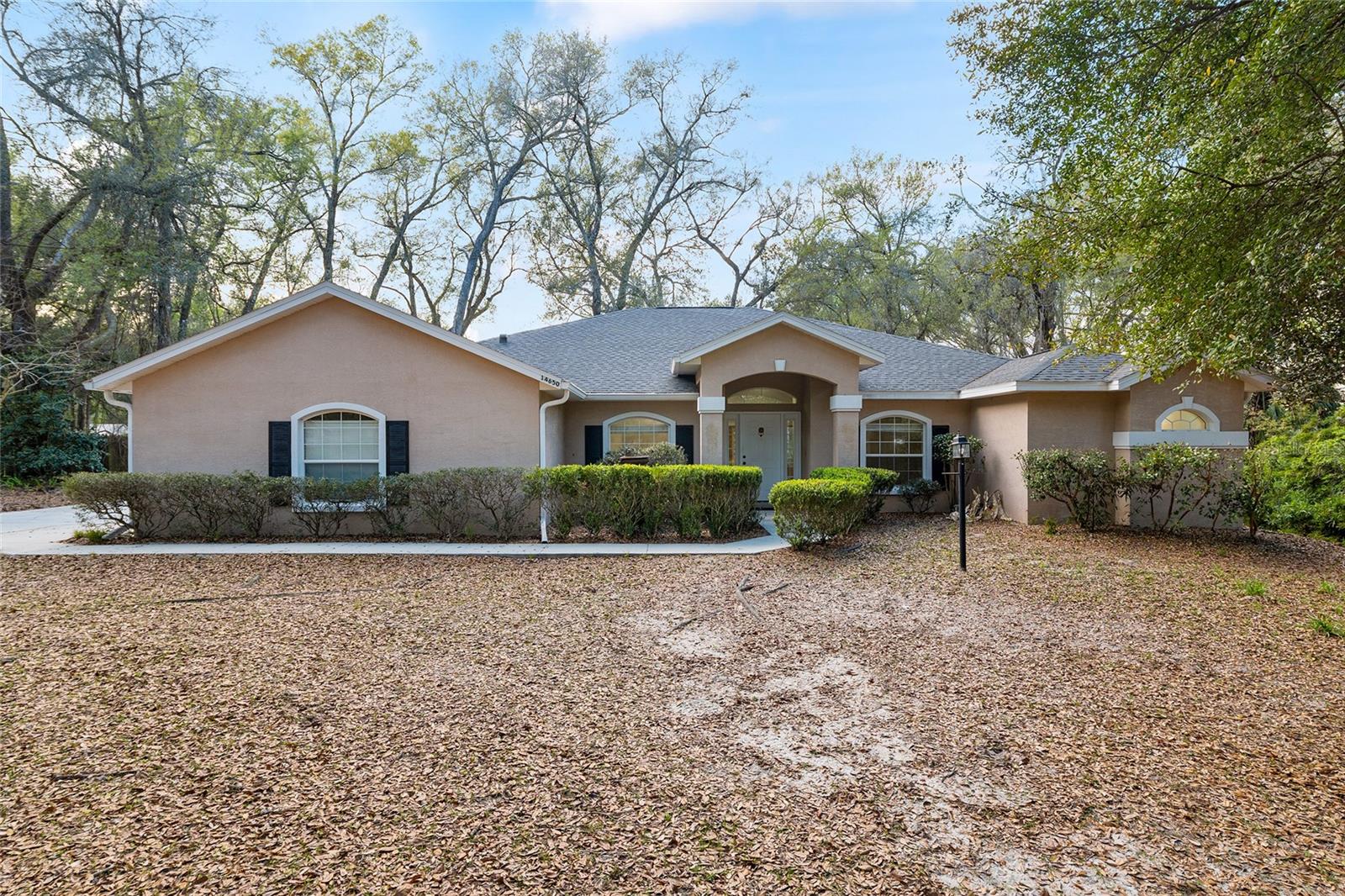 Image 5 of 91 For 14650 1st Avenue Road