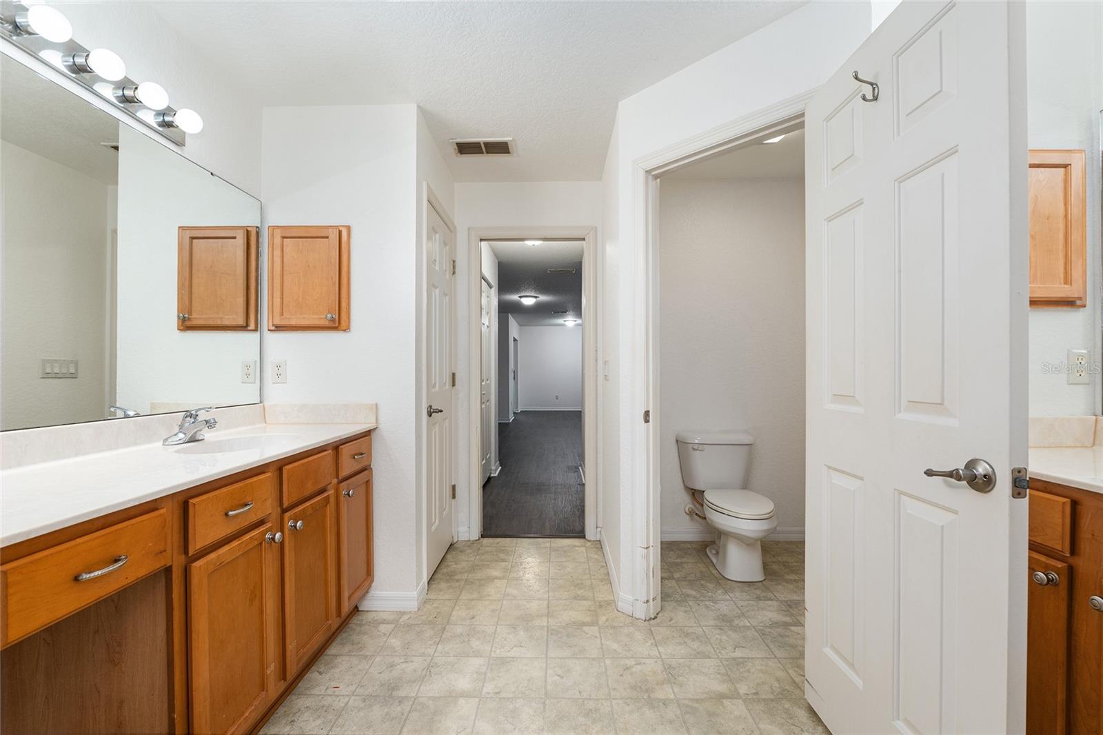 Image 51 of 91 For 14650 1st Avenue Road