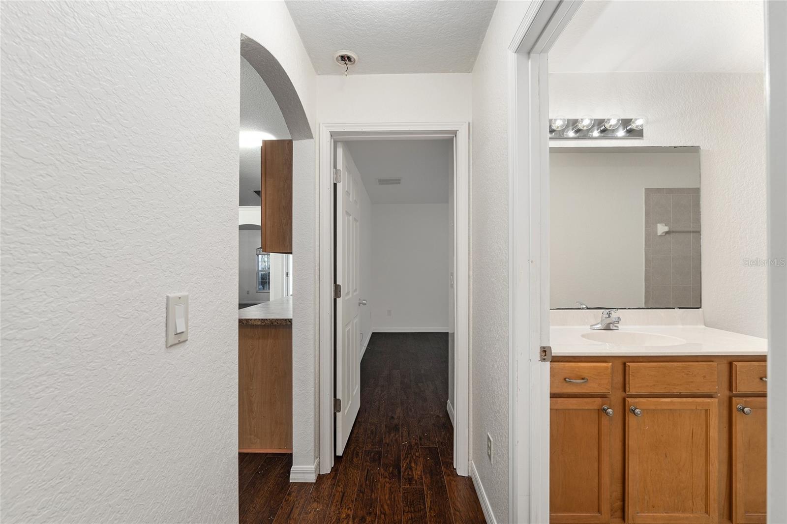 Image 55 of 91 For 14650 1st Avenue Road