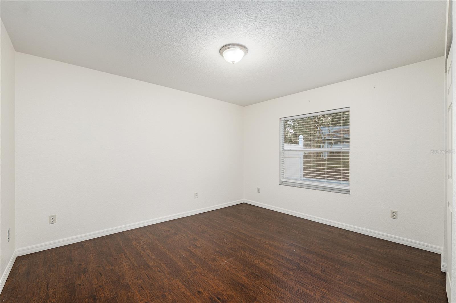 Image 57 of 91 For 14650 1st Avenue Road