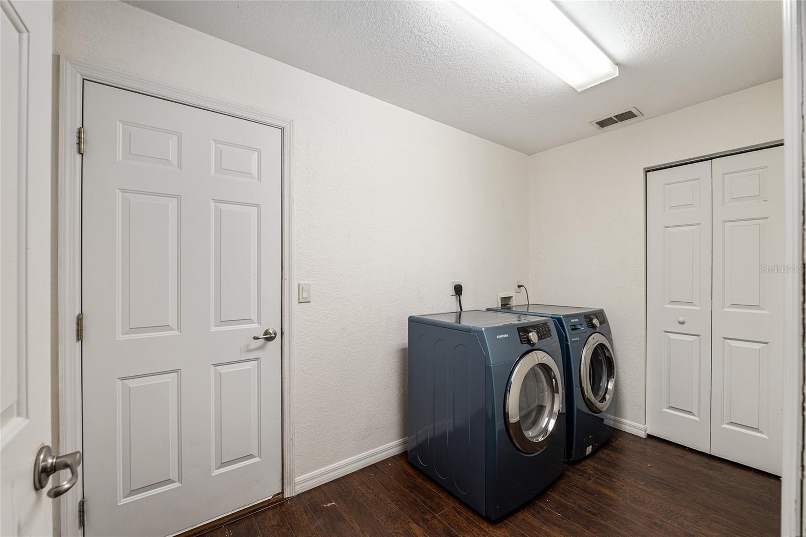 Image 59 of 91 For 14650 1st Avenue Road