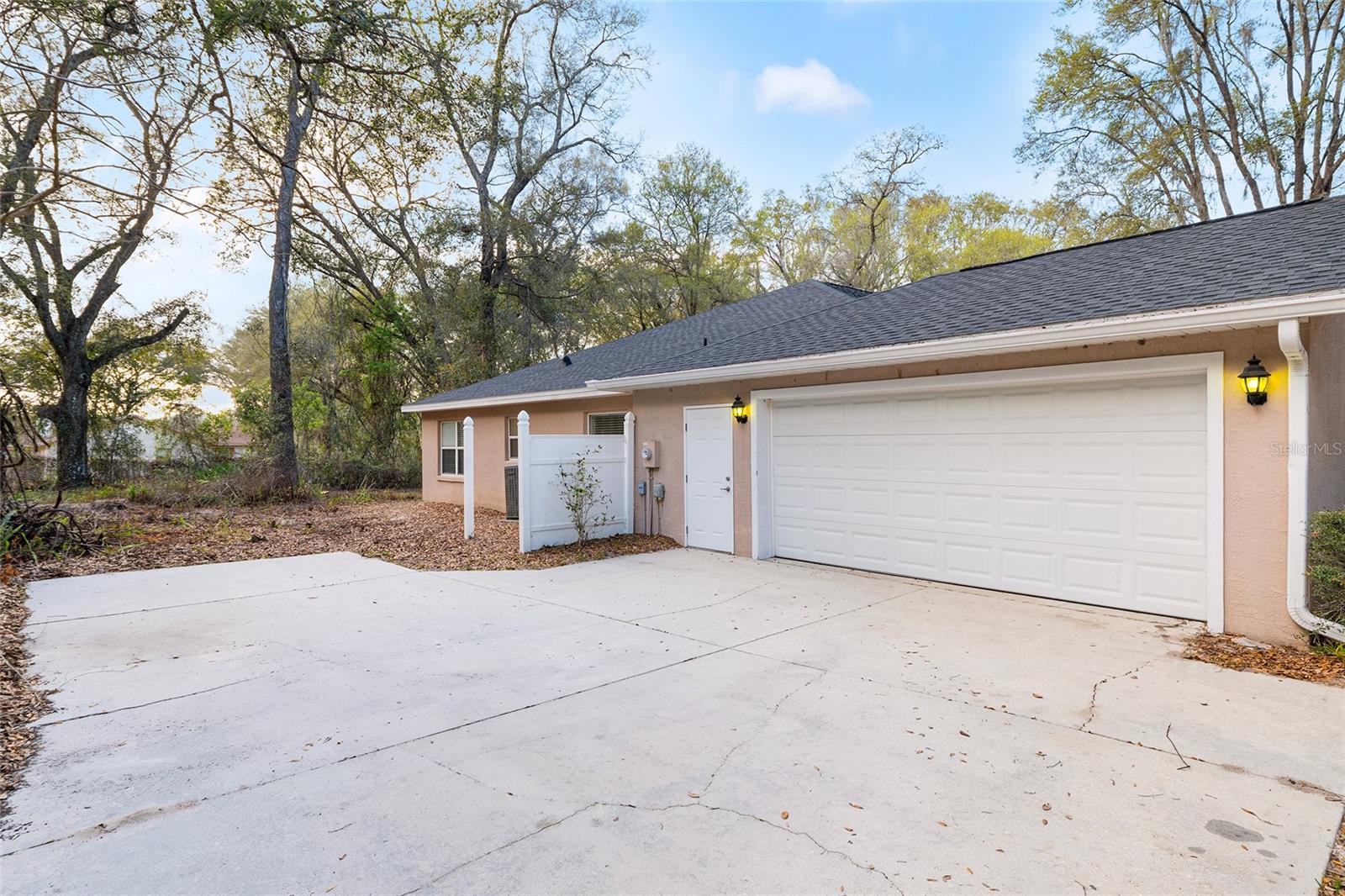 Image 7 of 91 For 14650 1st Avenue Road