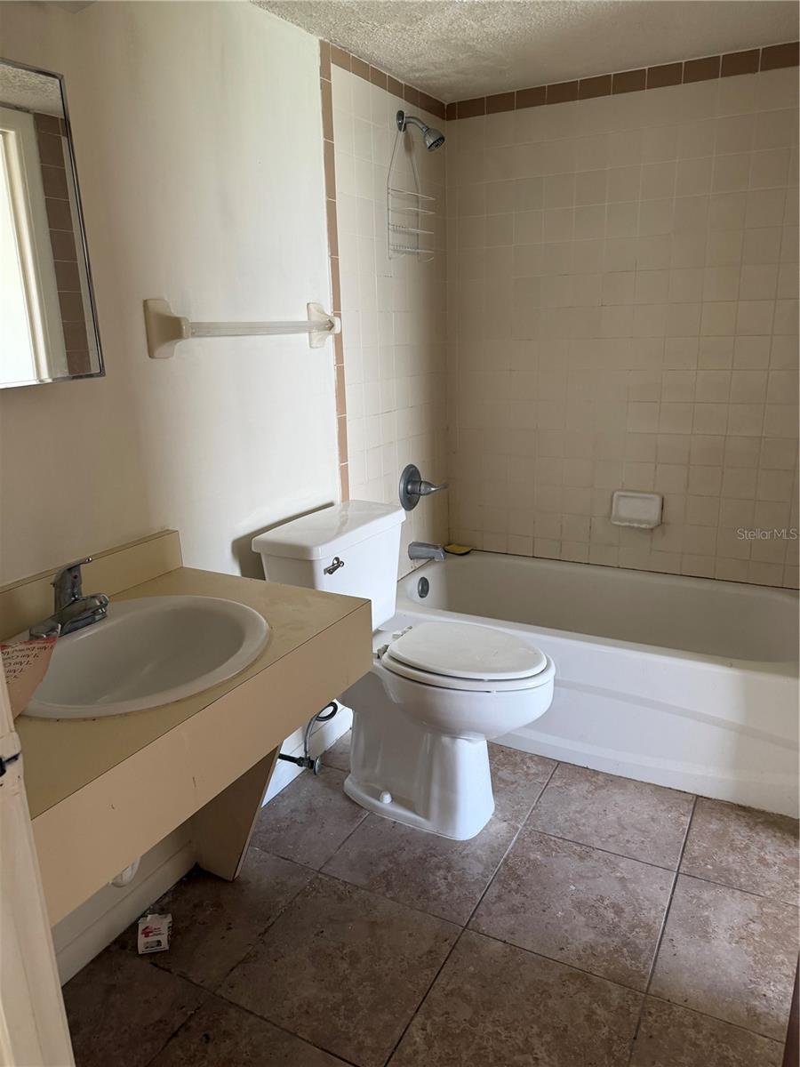 Image 4 of 6 For 3022 5th Terrace B