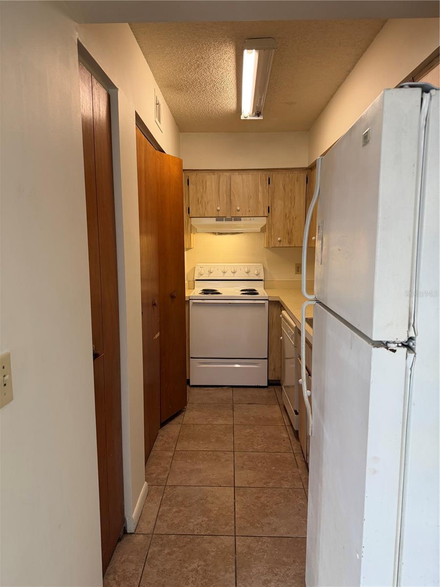 Image 5 of 6 For 3022 5th Terrace B