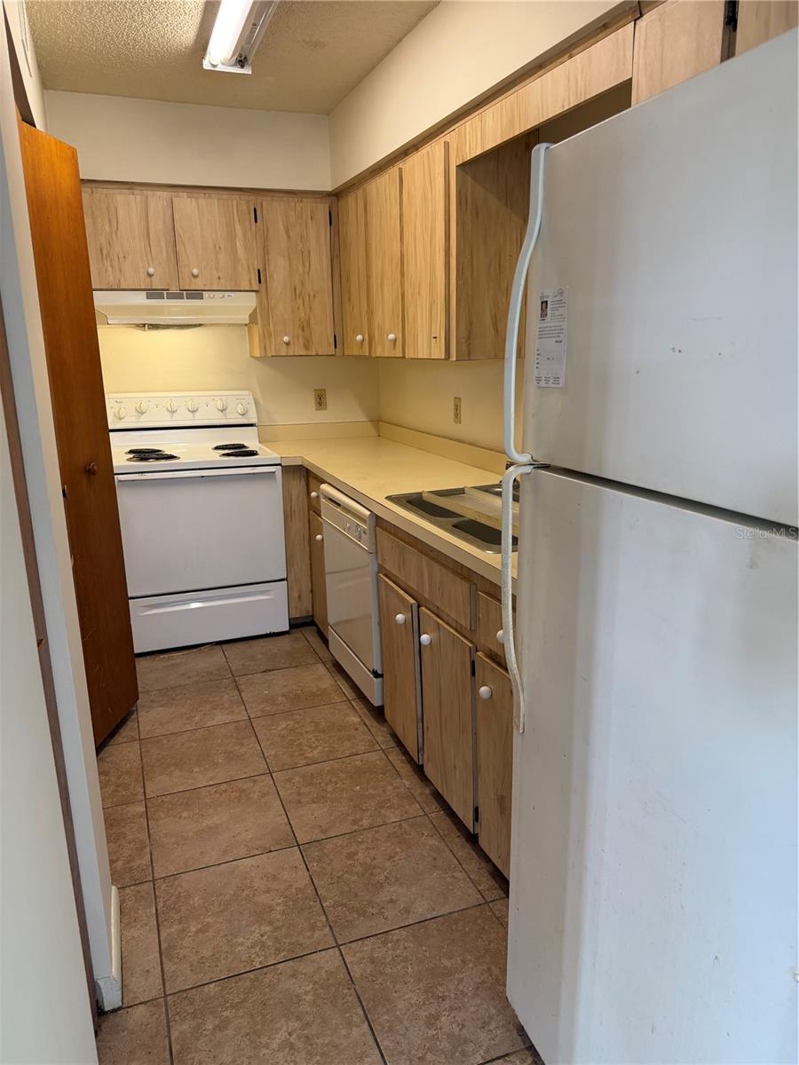 Image 6 of 6 For 3022 5th Terrace B