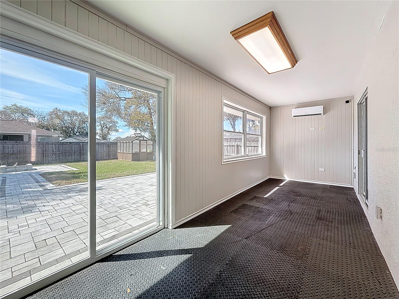 Image 19 of 60 For 10120 68th Court