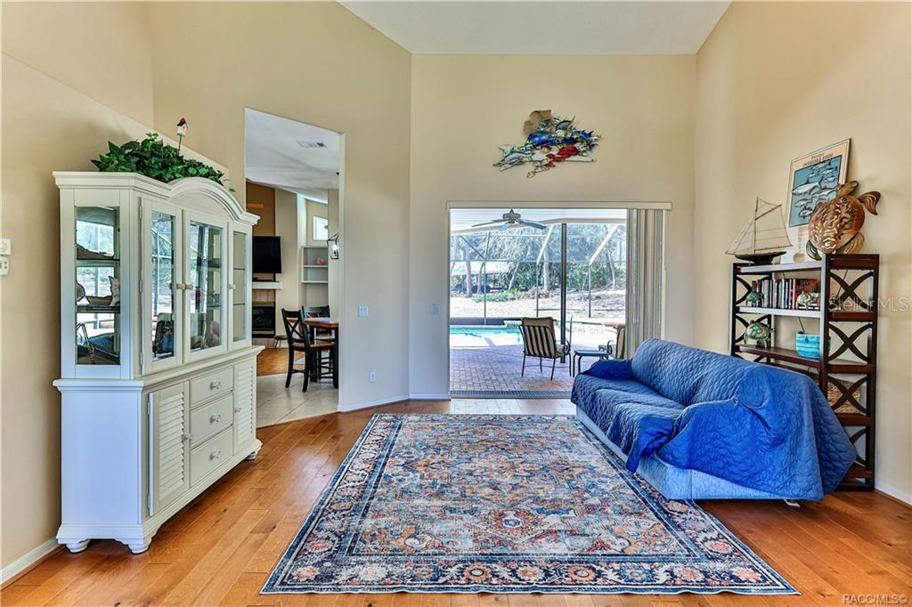 Image 4 of 49 For 5420 Rosedale Circle