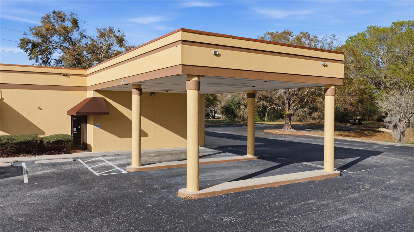 Image 3 of 25 For 7535 62nd Court B