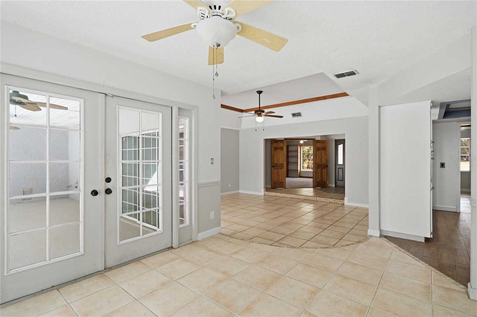 Image 15 of 46 For 2636 Express Lane