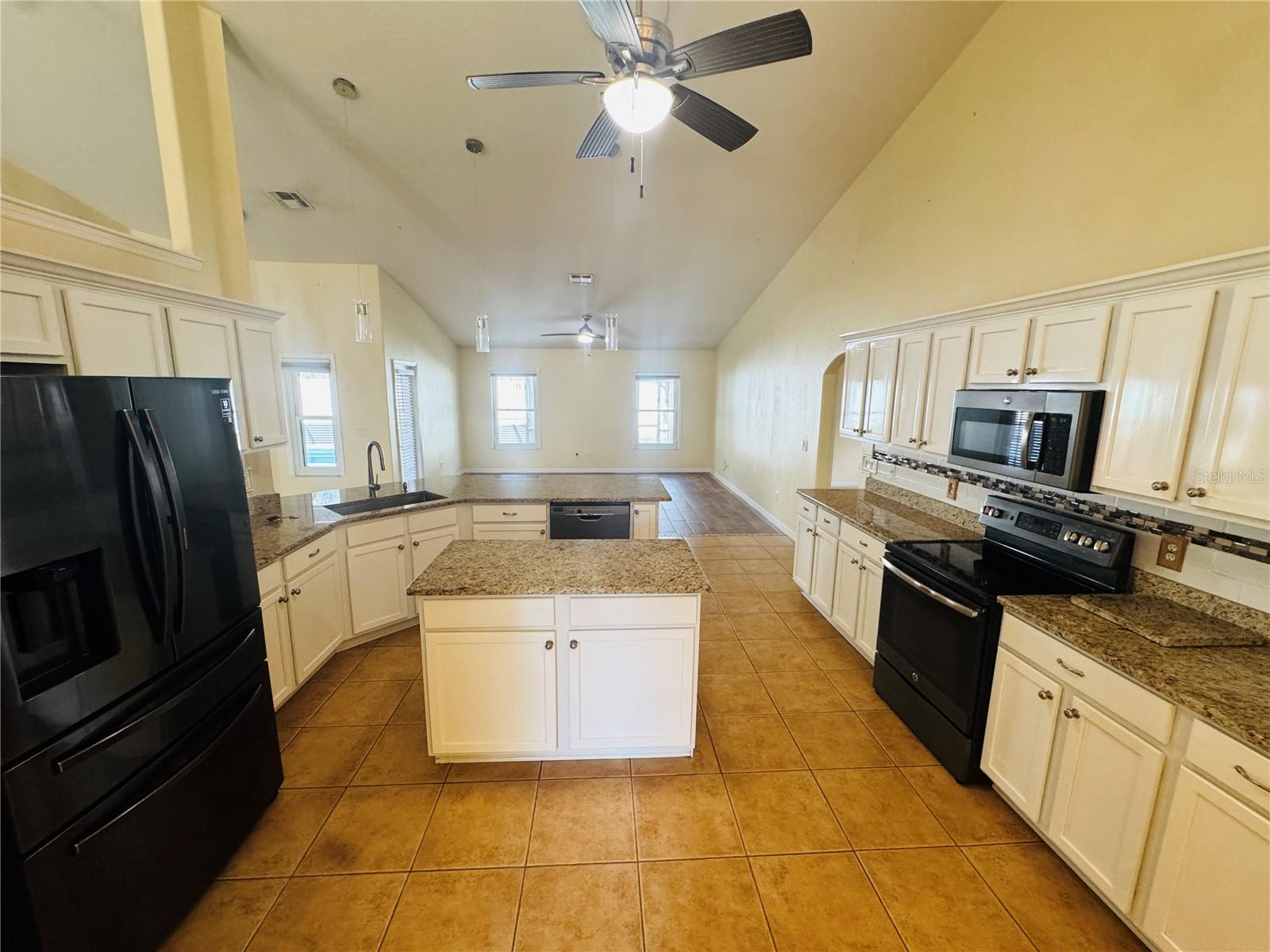 Image 5 of 75 For 13797 109th Lane