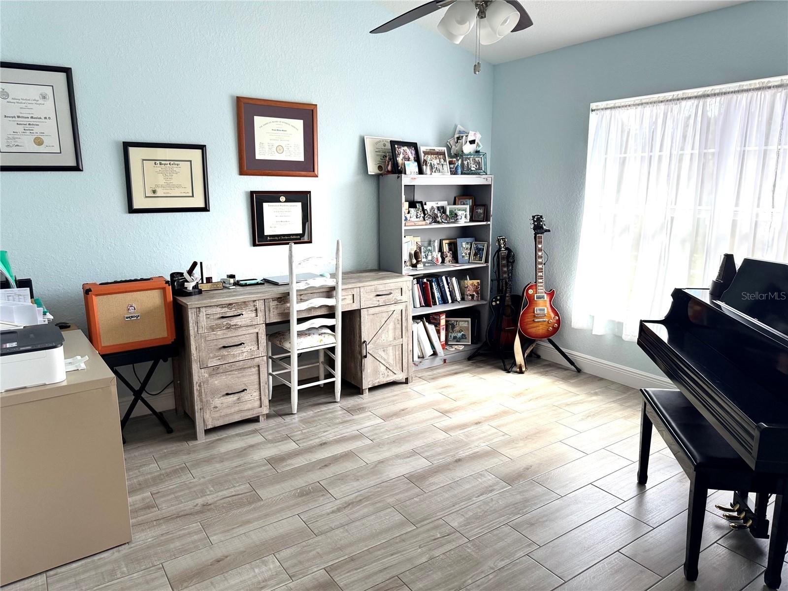 Image 29 of 33 For 4911 Valley Terrace