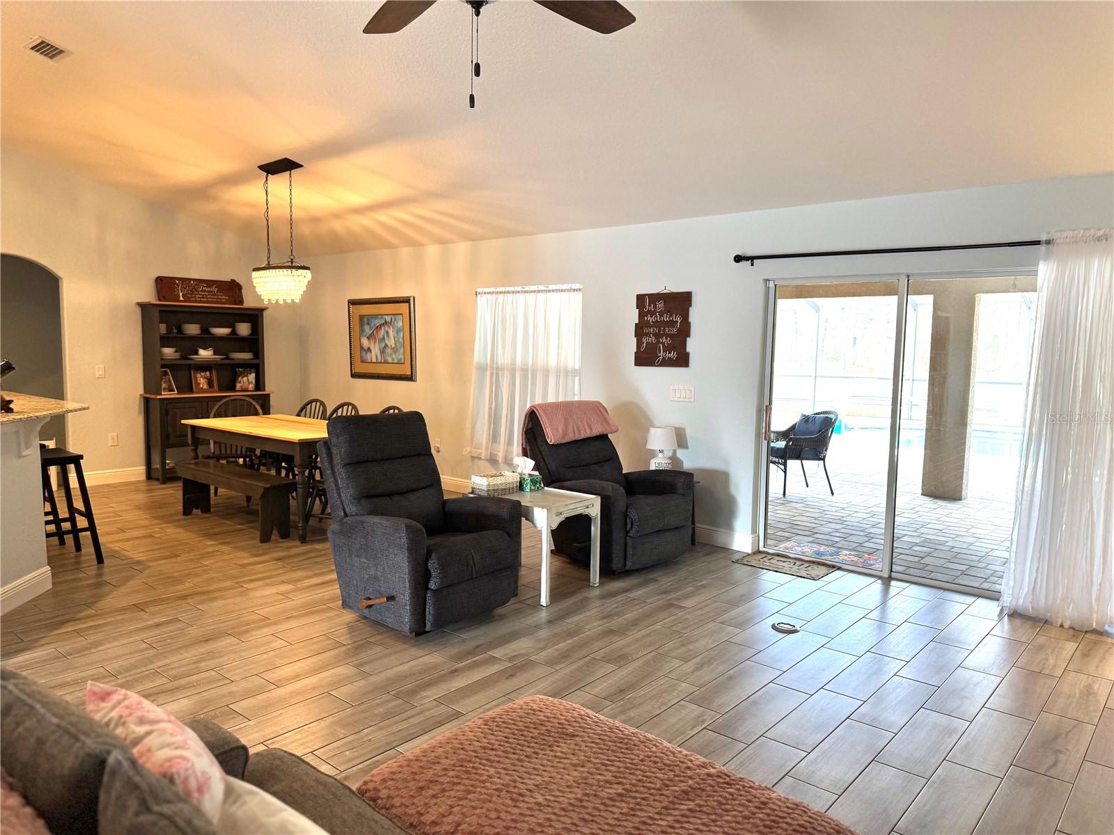 Image 3 of 33 For 4911 Valley Terrace