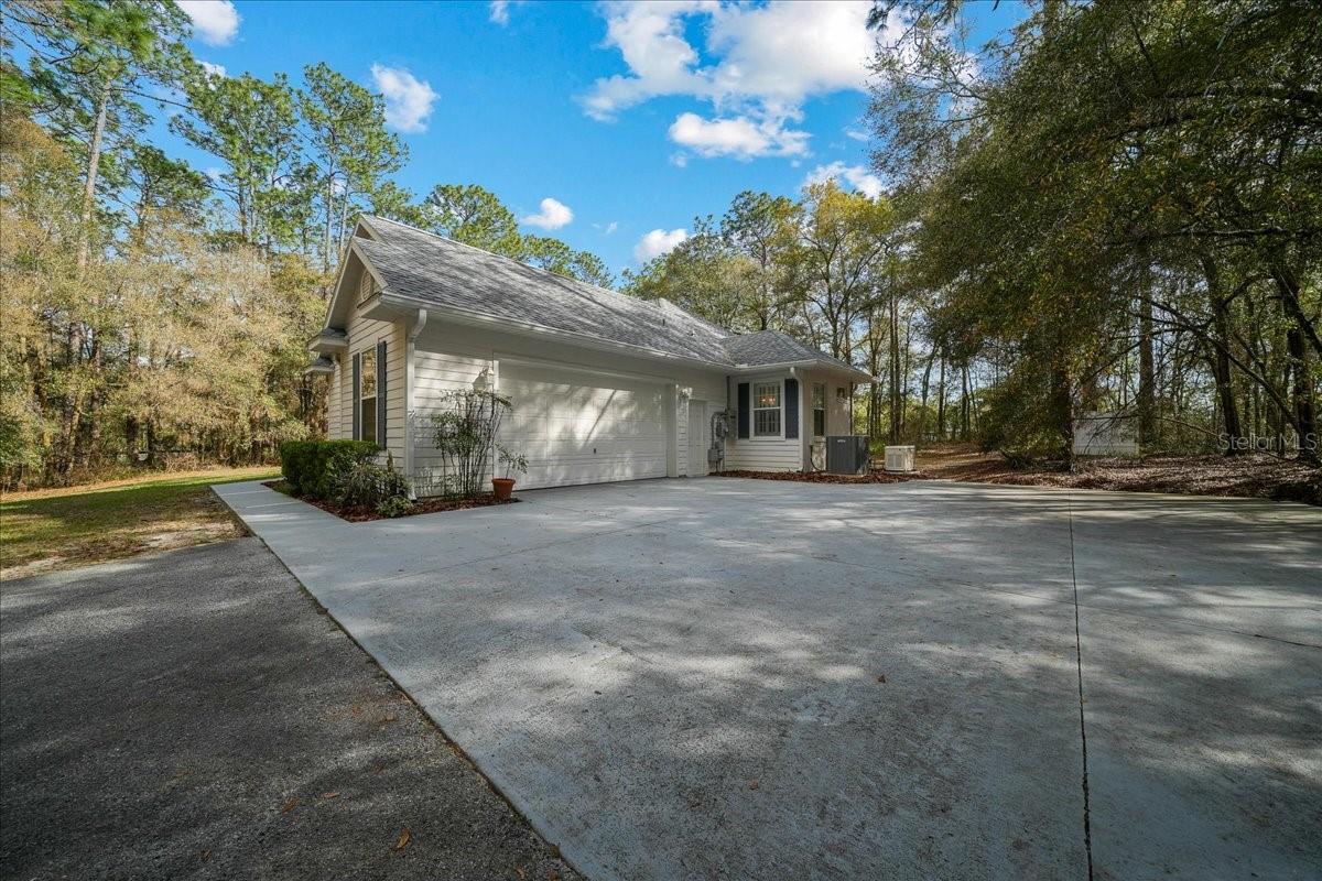 Image 12 of 82 For 7184 8th Place