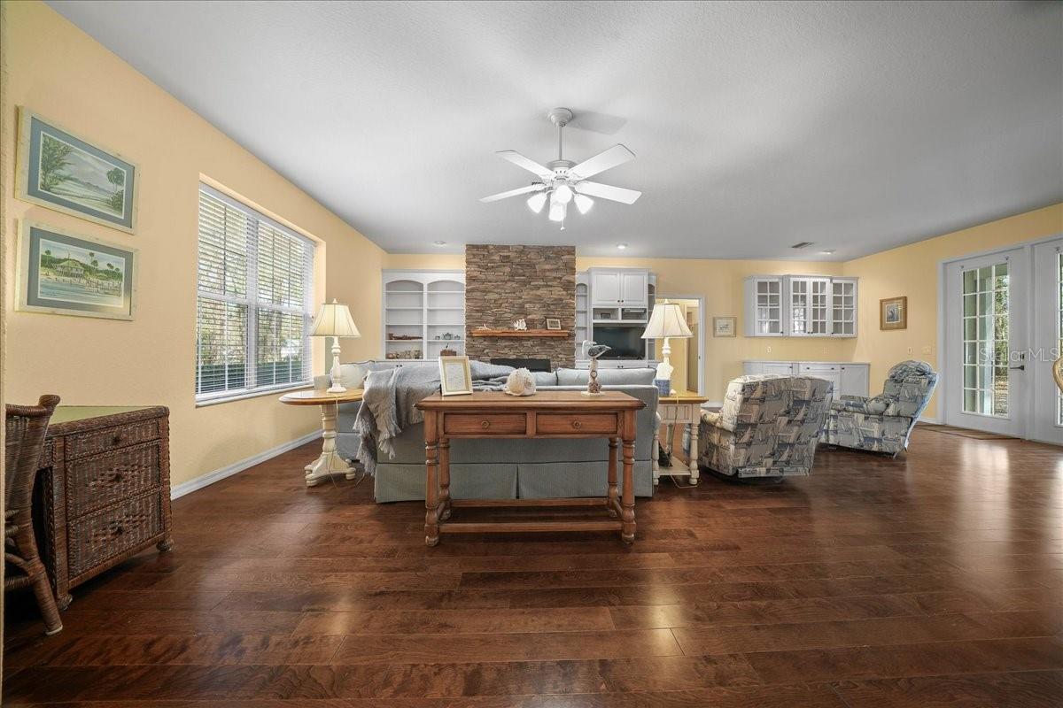 Image 36 of 82 For 7184 8th Place