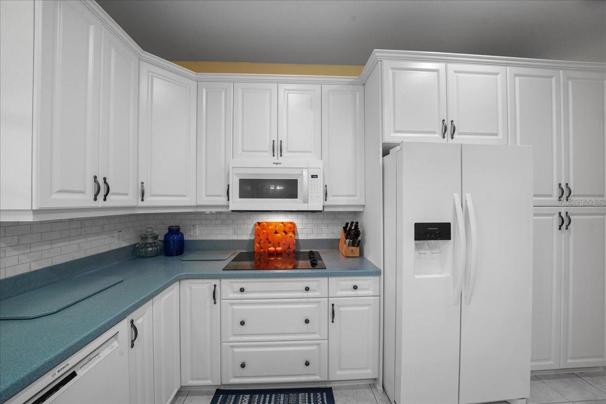 Image 54 of 82 For 7184 8th Place