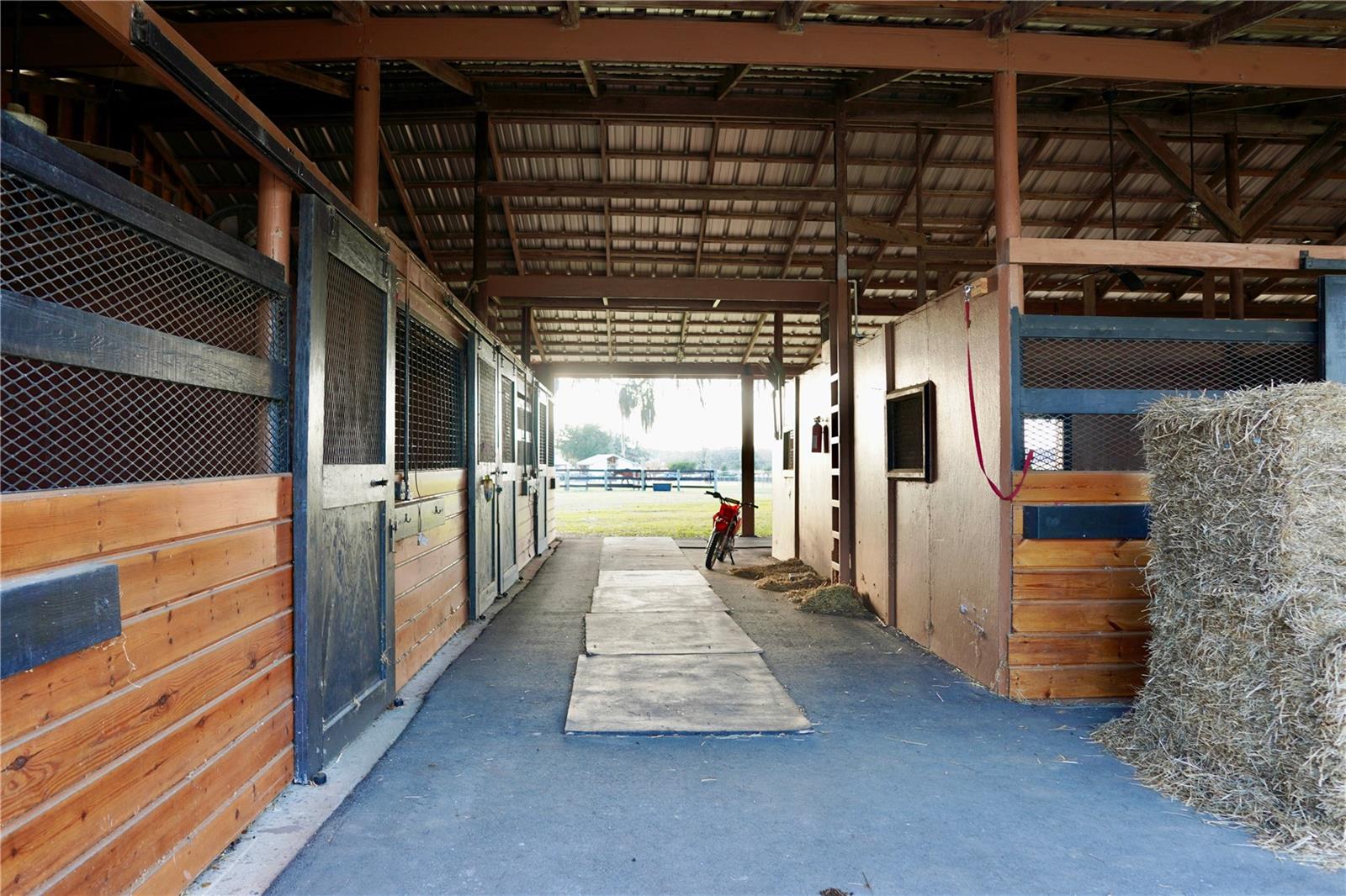 Image 27 of 51 For 12895 Gainesville Road