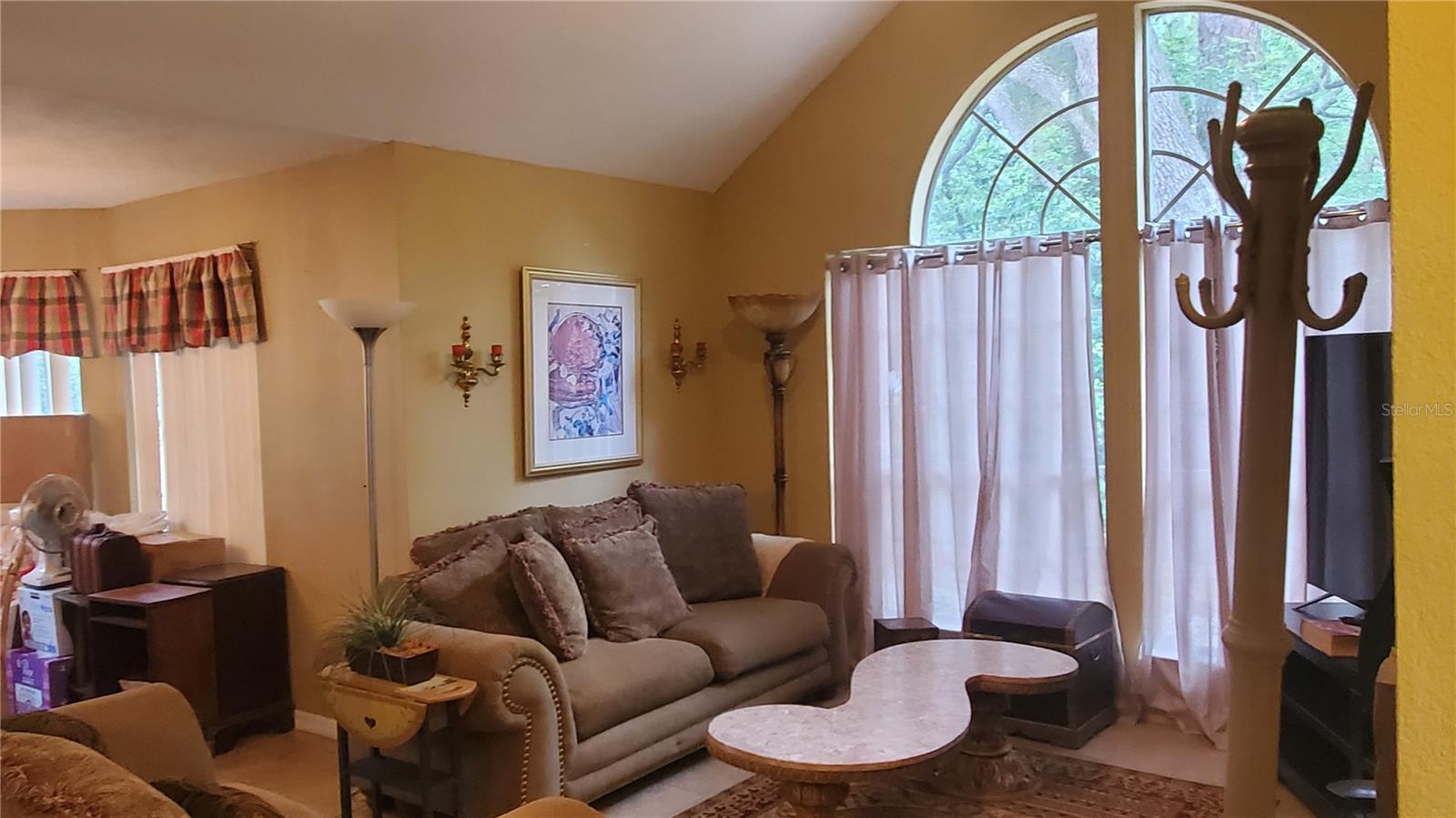 Image 10 of 32 For 626 Cambridge Way 93