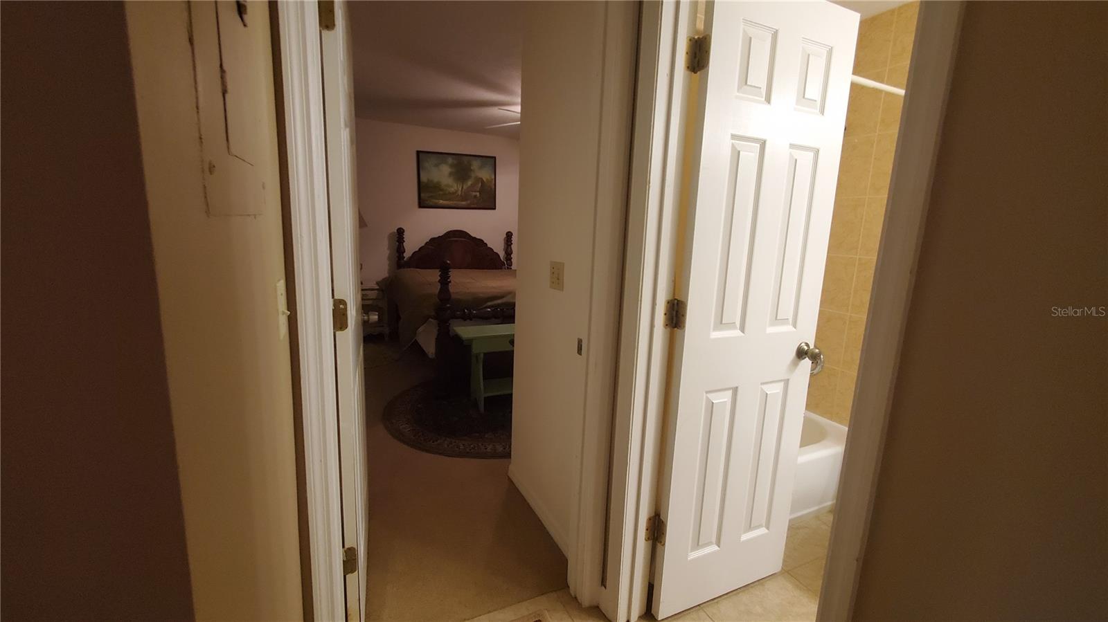 Image 20 of 32 For 626 Cambridge Way 93