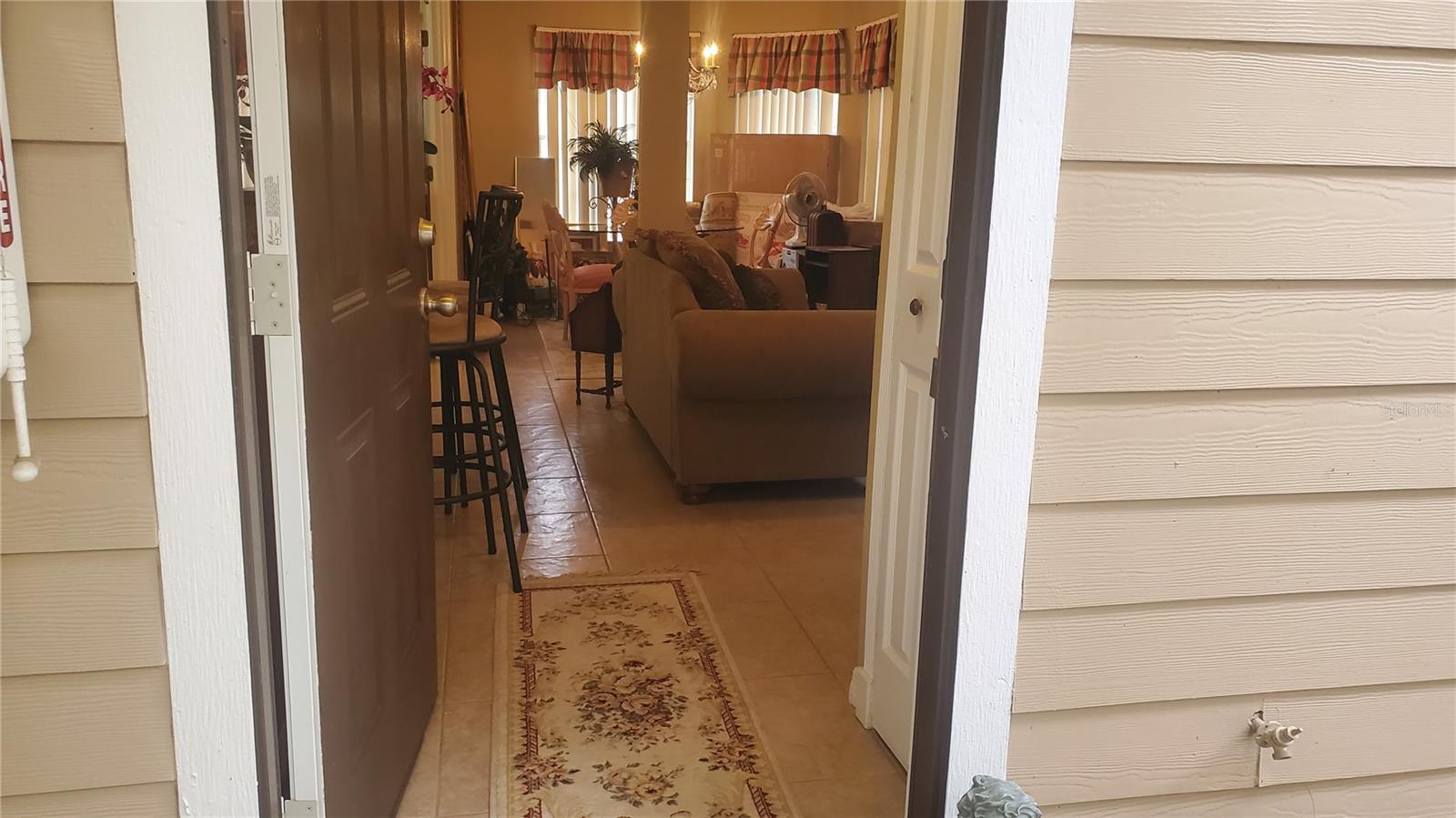 Image 4 of 32 For 626 Cambridge Way 93