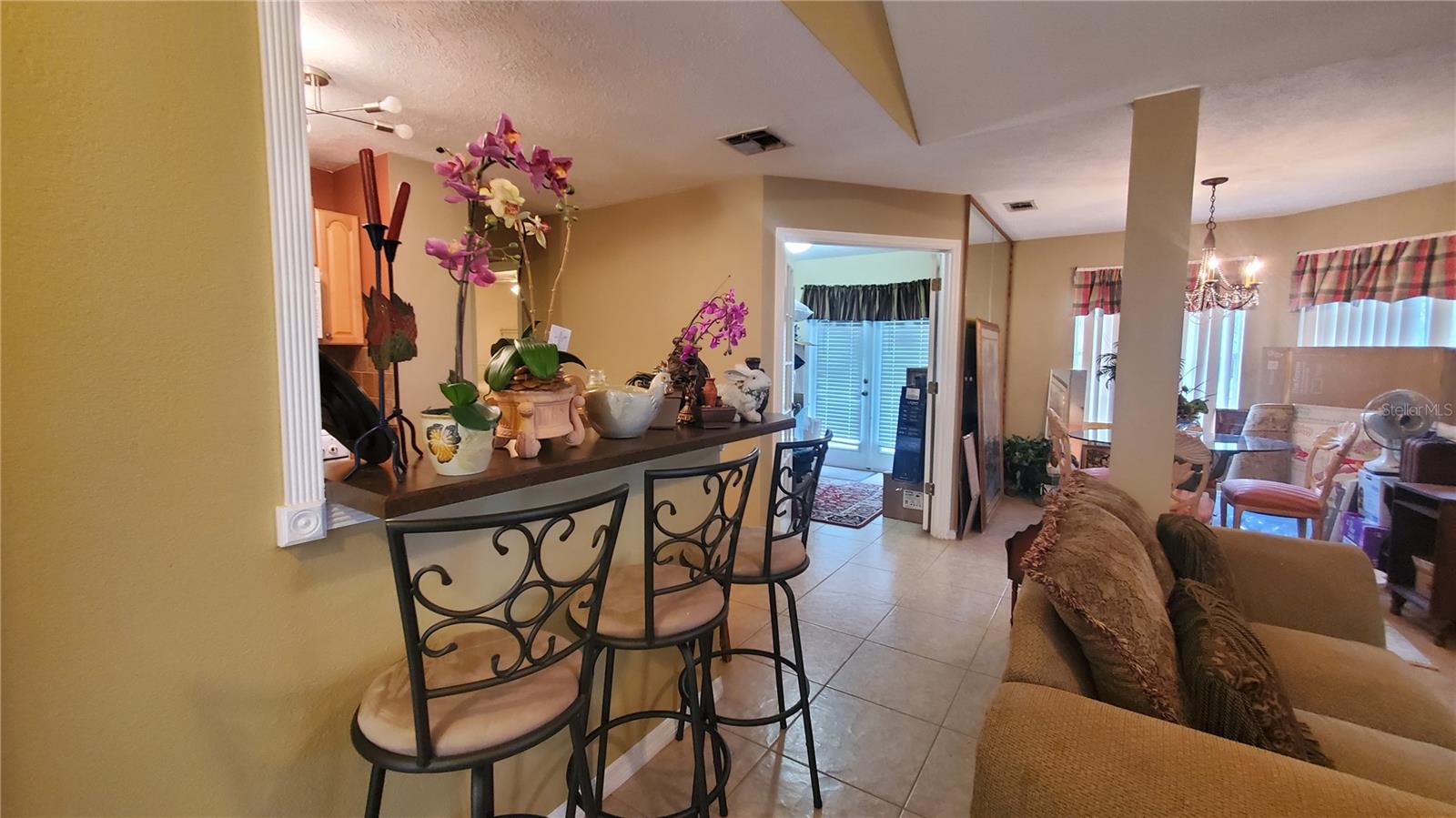 Image 5 of 32 For 626 Cambridge Way 93