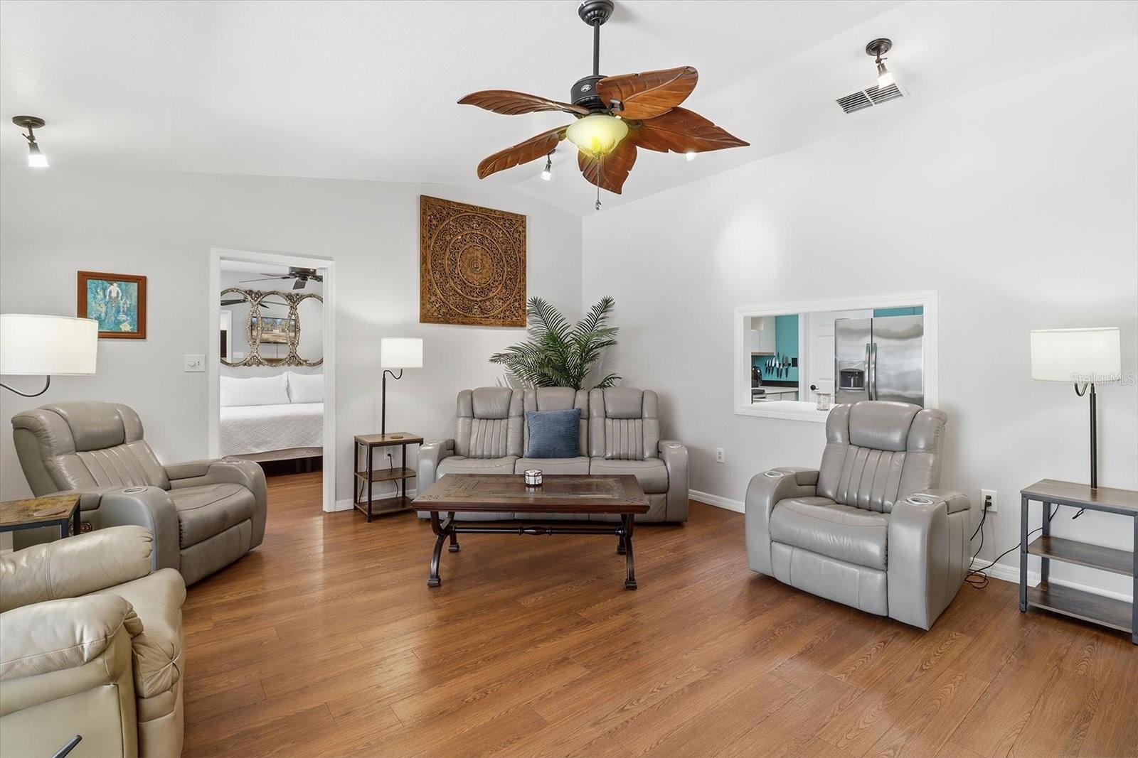 Image 4 of 39 For 9740 Cranberry Street