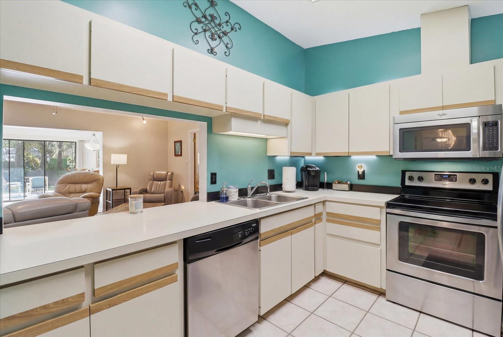 Image 7 of 39 For 9740 Cranberry Street