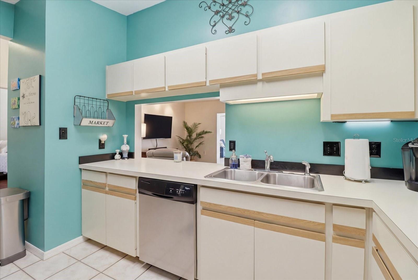 Image 9 of 39 For 9740 Cranberry Street