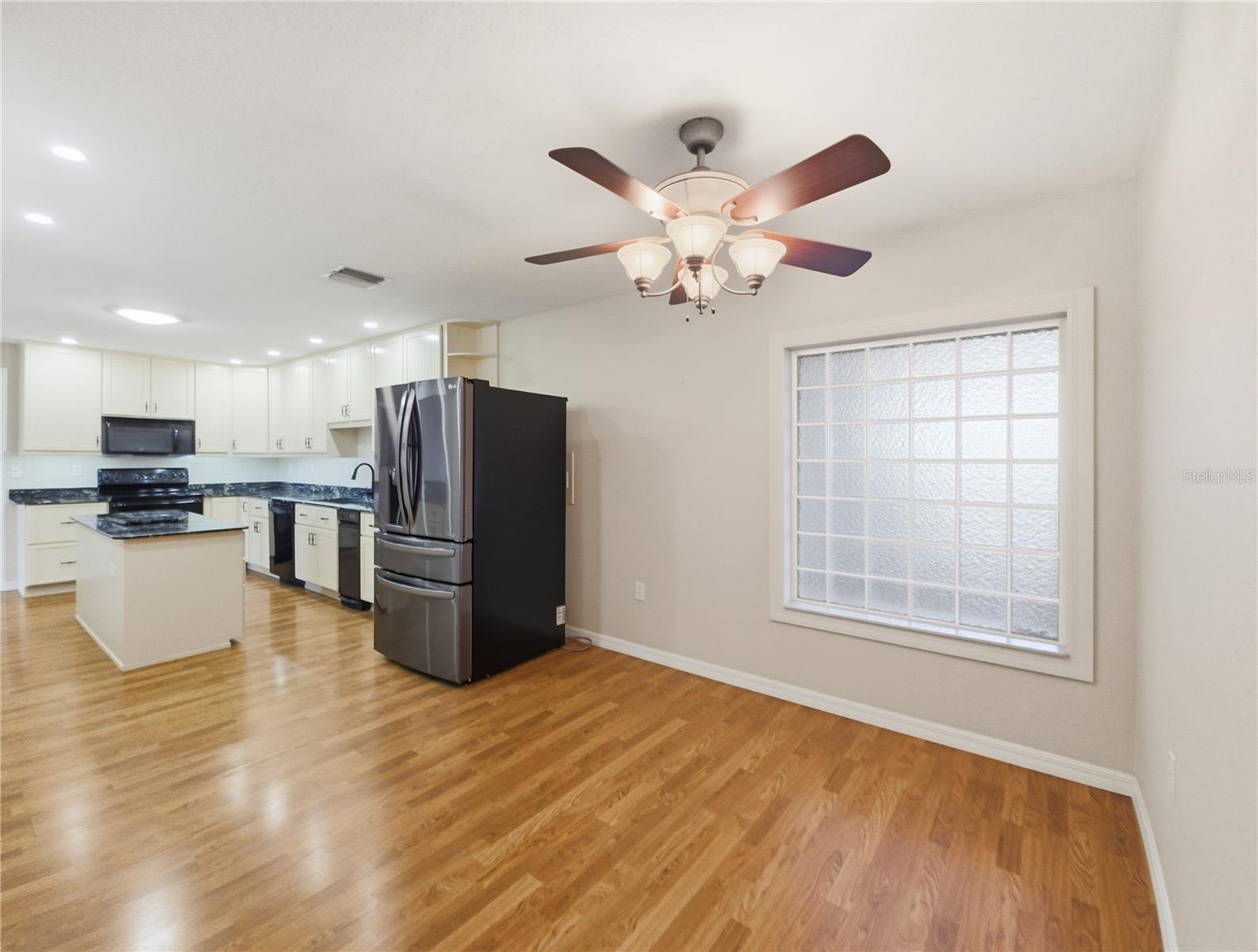 Image 11 of 32 For 7355 106th Place